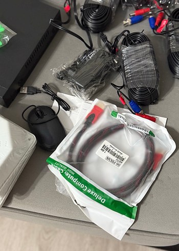 Beyaz Güvenlik Kamera Seti ve Aksesuarları - Görsel 5