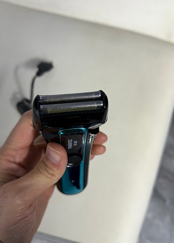Mavi Elektrikli Tıraş Makinesi ve Şarj Kablosu - Görsel 2