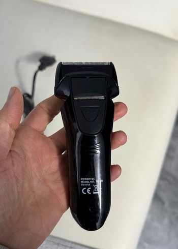 Mavi Elektrikli Tıraş Makinesi ve Şarj Kablosu - Görsel 3