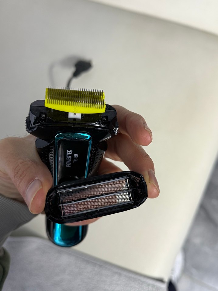 Mavi Elektrikli Tıraş Makinesi ve Şarj Kablosu - Görsel 4