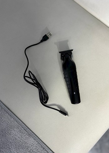 Kara Şarjlı Saç Kesme Makinesi - Görsel 2