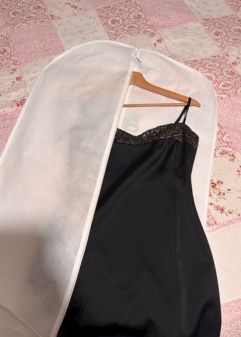 Siyah Straplez İnce Askılı Gotik Midi Elbise - Görsel 4