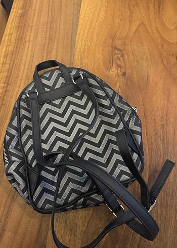 Pierre cardin Tokalı Gri Deri Kadın Sırt Çantası - Görsel 2