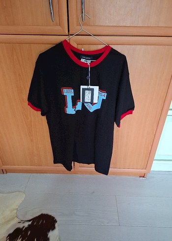 Louis Vuitton Siyah Baskılı Erkek Tişört - Görsel 4