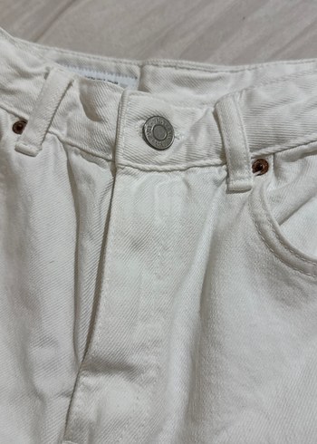 Zara Zara Beyaz Pamuklu Rahat Kesim Kadın Mini Şort