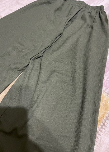 Yeşil Bol Kesim Pliseli Keten Kadın Pantolon - Görsel 2