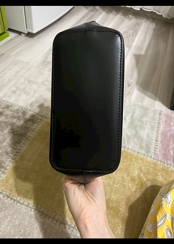 Siyah Deri Tokalı Minimalist Kadın Çanta - Görsel 4