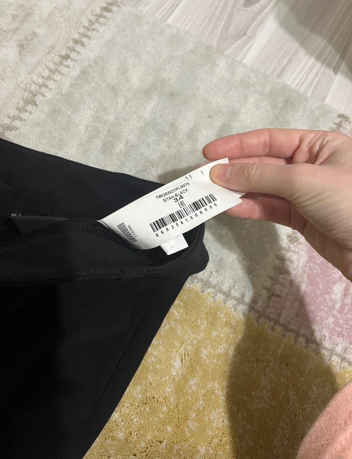 Kadın Siyah Piliseli Kumaş Pantolon - Görsel 5