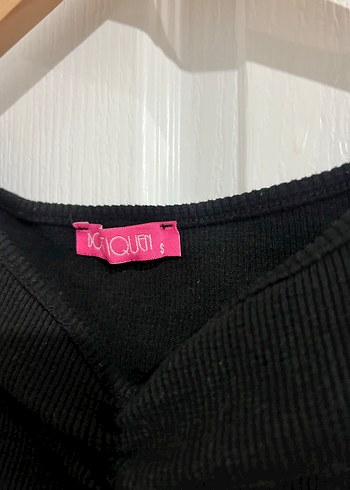 Siyah V Yaka Pileli Uzun Kollu Bluz - Görsel 3