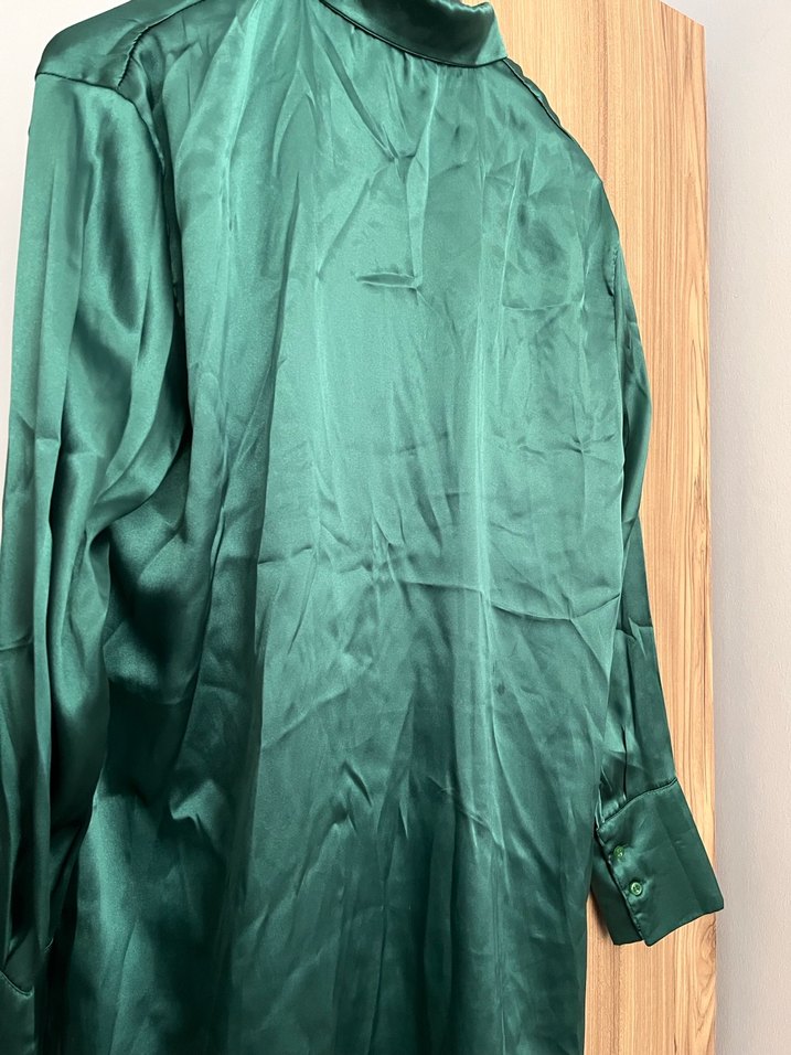 Uzun Kollu Yeşil Saten Kadın Gömlek - Görsel 3