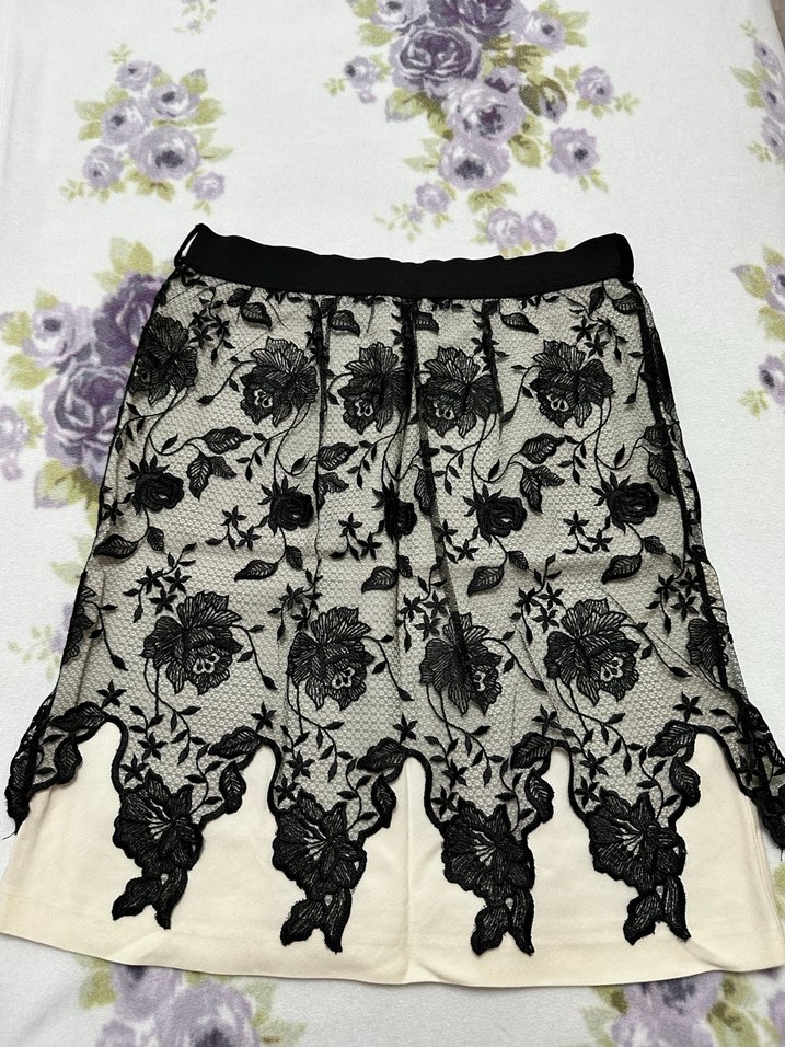 Dantel Detaylı Beyaz Midi Gotik Etek - Görsel 2