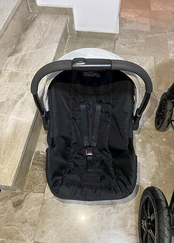 Gri ve Siyah Bebek Arabası - Görsel 9