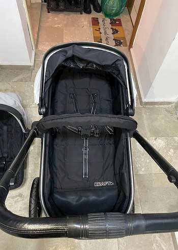 Gri ve Siyah Bebek Arabası - Görsel 2