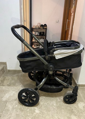Gri ve Siyah Bebek Arabası - Görsel 5