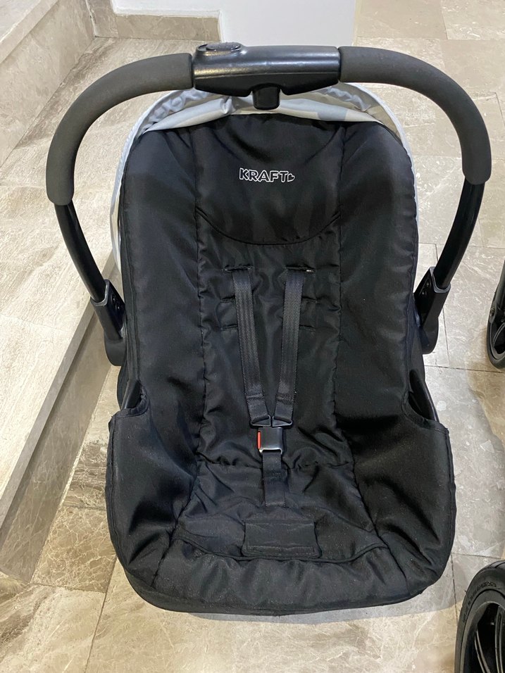 Gri ve Siyah Bebek Arabası - Görsel 3