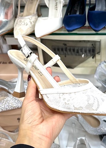 Dantel Detaylı Beyaz Stiletto Gelin Ayakkabısı - Görsel 3