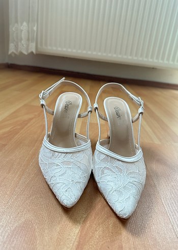 Dantel Detaylı Beyaz Stiletto Gelin Ayakkabısı - Görsel 4