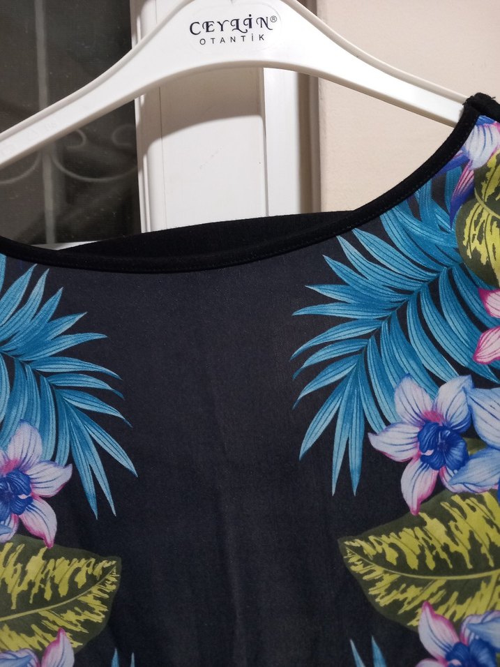 Çiçek Desenli V Yaka Midi Elbise - Görsel 3