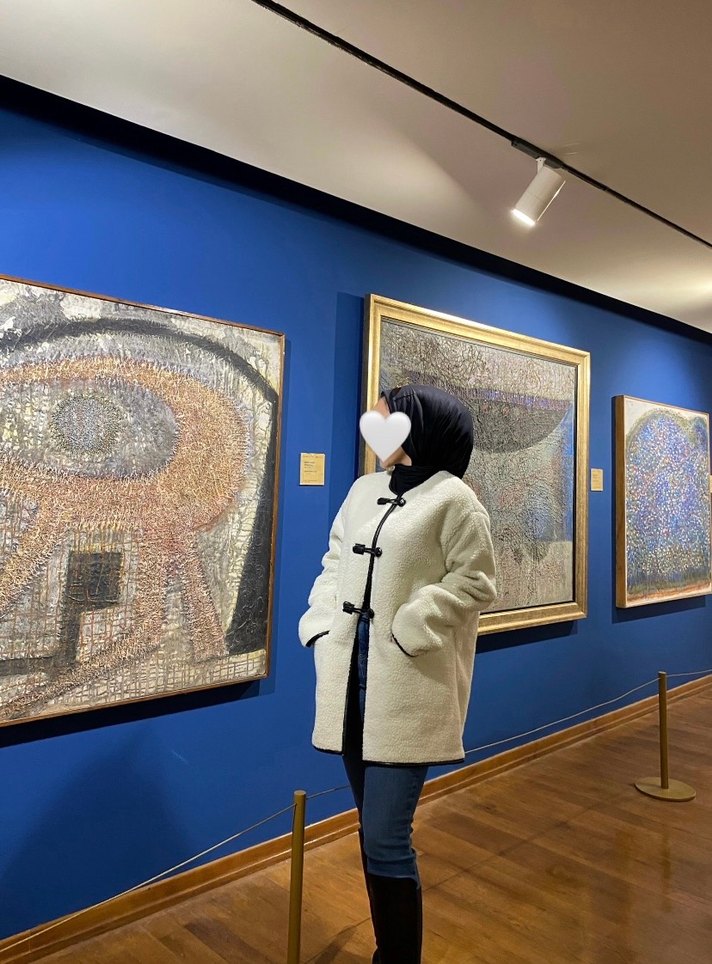 Peluş Düğmeli Beyaz Ceket - Görsel 3