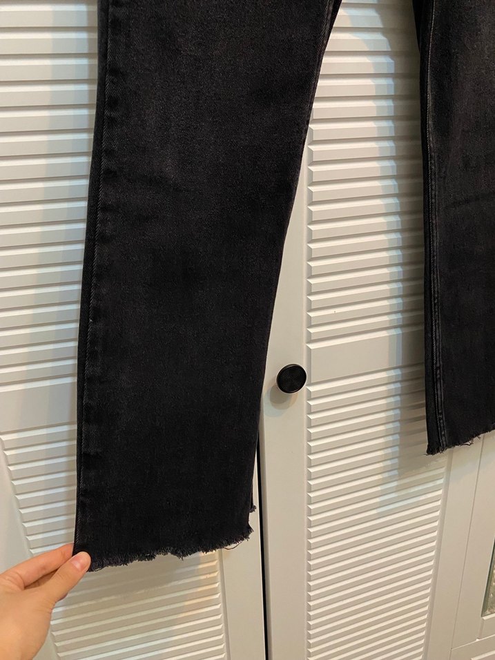 Siyah Kemer Detaylı Kadın Jean - Görsel 3