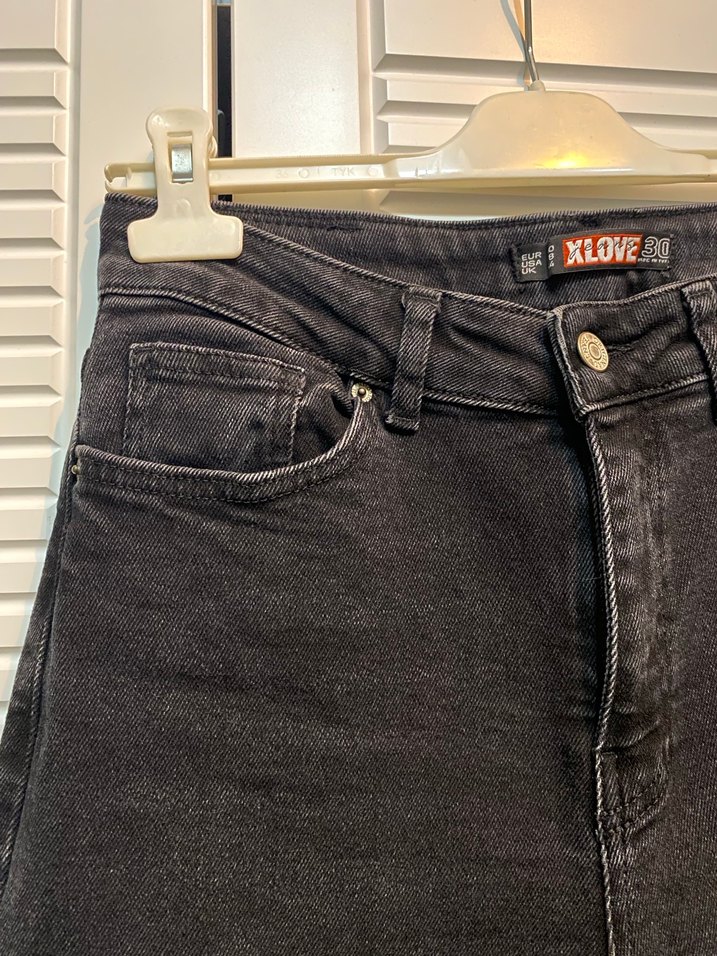 Siyah Kemer Detaylı Kadın Jean - Görsel 2