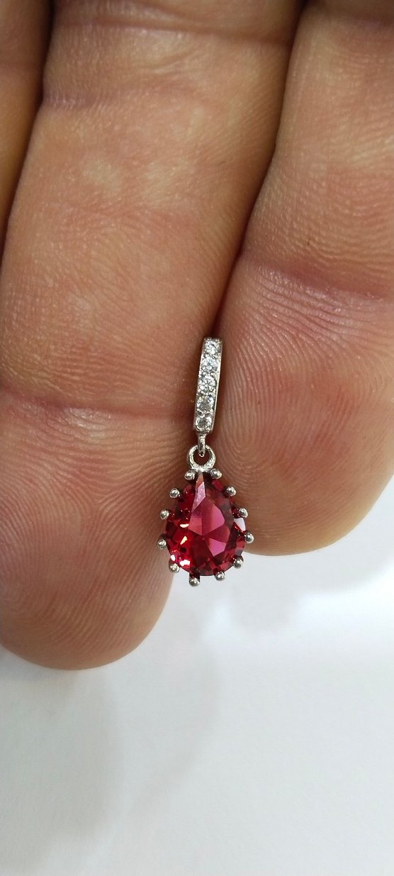 Kırmızı Renkli İşlemeli Kadın Kolye Ucu - Görsel 2