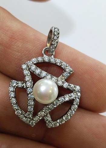 İnci ve Taş Detaylı Gri Çiçekli Kolye Ucu - Görsel 13