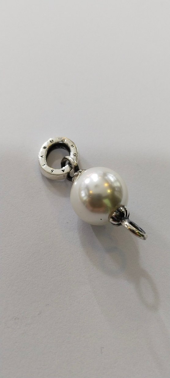 Beyaz İnci Boncuklu Kadın Charm - Görsel 2