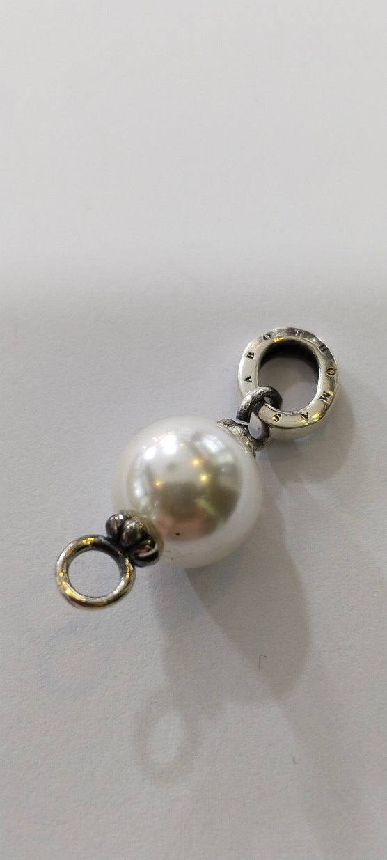 Beyaz İnci Boncuklu Kadın Charm - Görsel 3