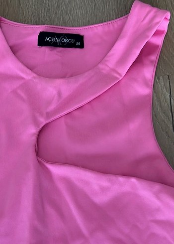 Pembe Bağlamalı Crop Bluz - Görsel 3