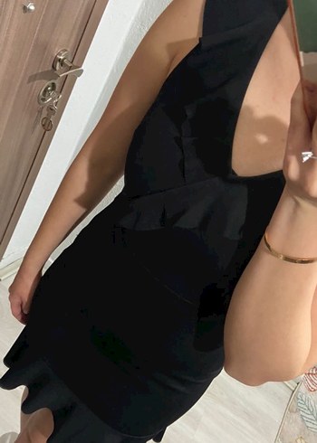 Siyah V Yaka Fırfırlı Mini Elbise - Görsel 4