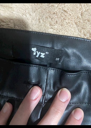 Siyah Düğmeli Deri Kadın Pantolon - Görsel 3