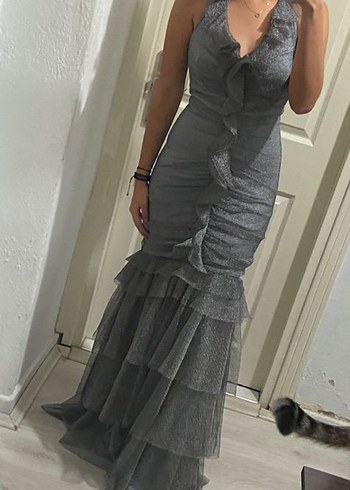 Gri parlak simli fırfırlı balık abiye albise - Görsel 2