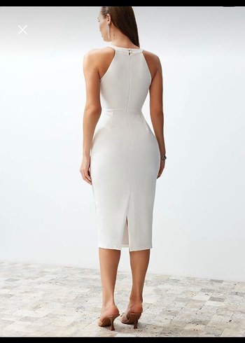 Dantel Detaylı Beyaz Uzun Kalem Elbise - Görsel 3