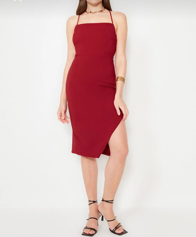 Sırt dekolteli bordo elbise - Görsel 3