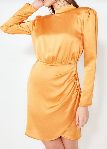 Drapeli Yüksek Yakalı Kadın Elbise - Görsel 3