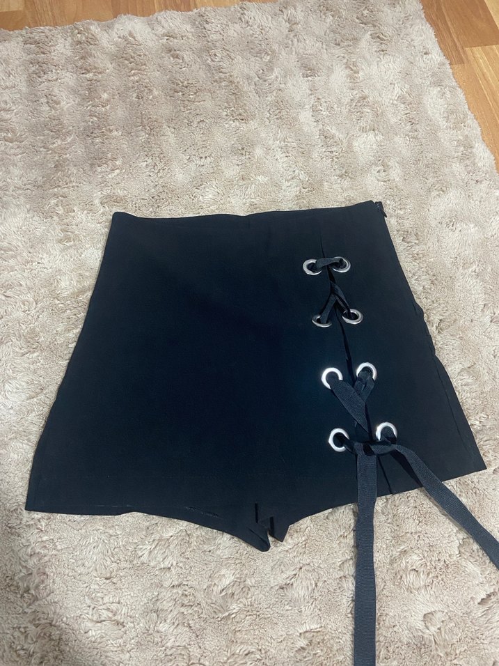 Kadın Siyah Mini Şort Etek Bağcıklı - Görsel 2