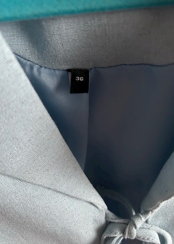 Düğmeli V Yakalı Mavi Mini Kadın Gömlek - Görsel 4