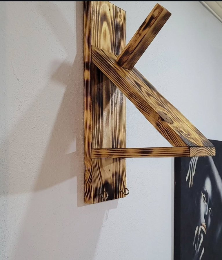 kasklık standı ahşaptan - Görsel 4