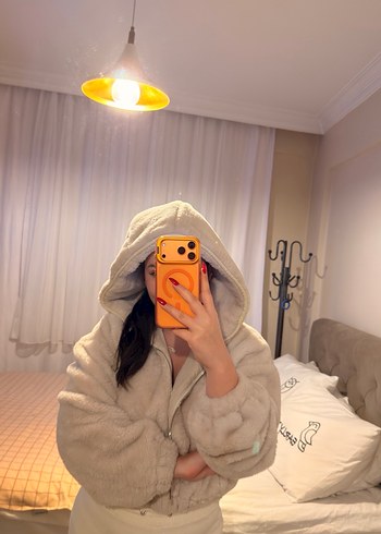 Kadın Bej Peluş Kısa Kışlık Mont - Görsel 4