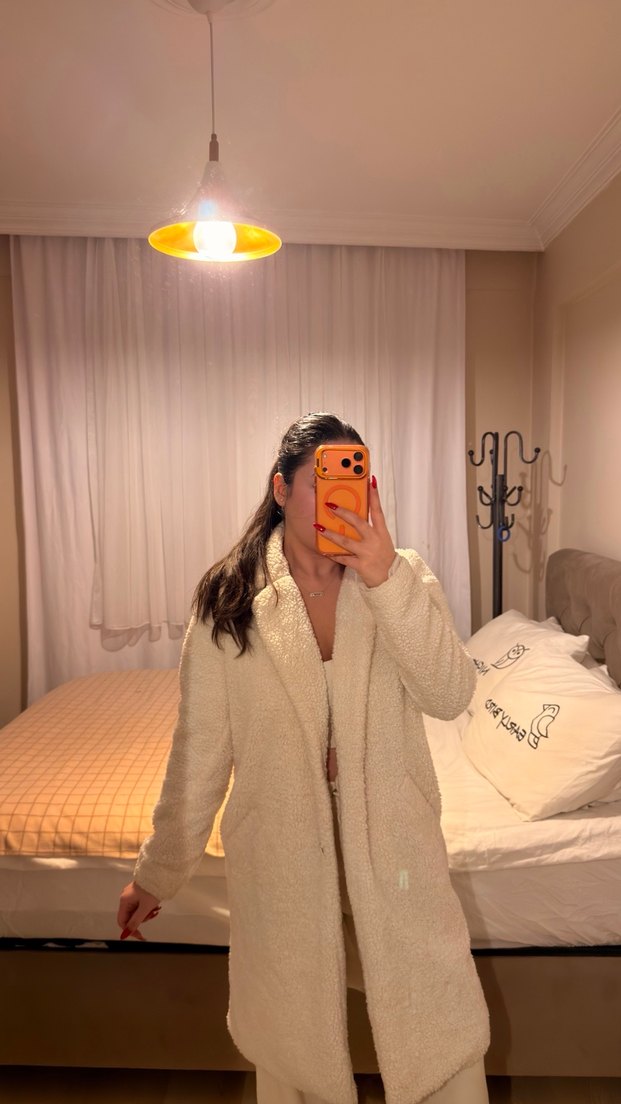 Beyaz Kadın Midi Boy Kabarık Kışlık Mont - Görsel 4