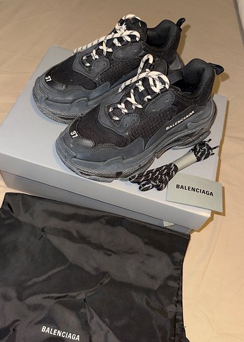 Balenciaga 37