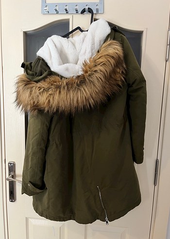 Kadın Kapüşonlu Kürklü Mont - Görsel 3