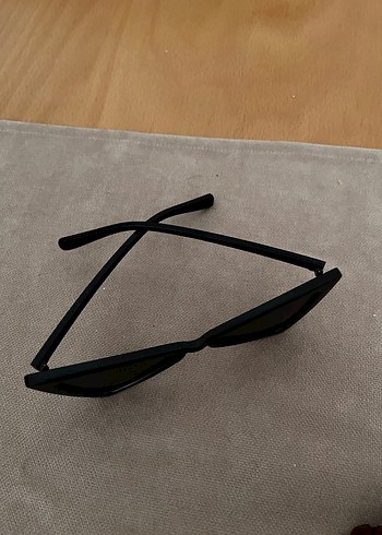 Siyah Minimalist Gotik Kadın Güneş Gözlüğü - Görsel 2