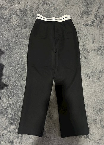 Kadın Siyah Kumaş Kemerli Pantolon - Görsel 3