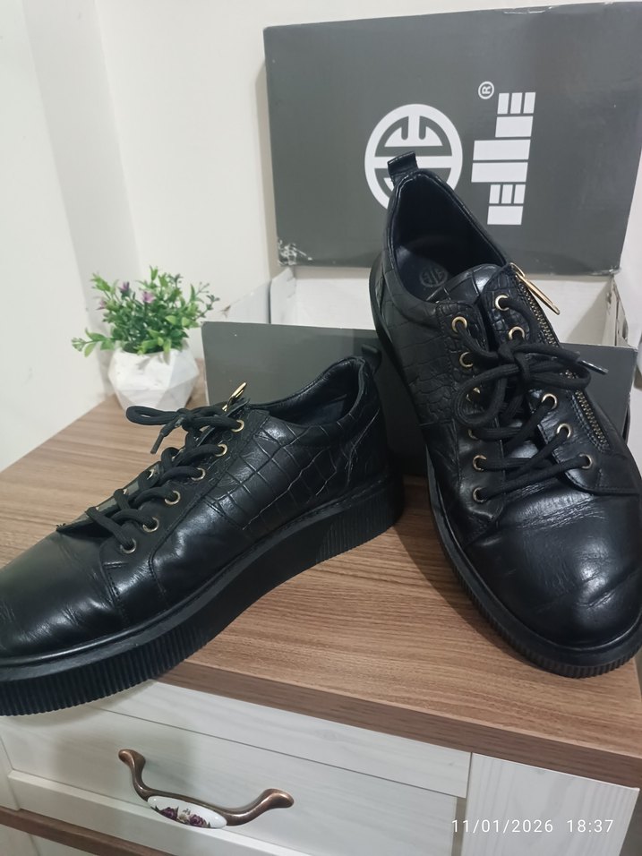 Siyah deri elle ayakkabı - Görsel 3