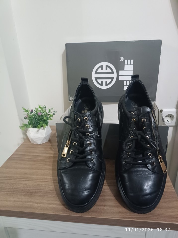 Siyah deri elle ayakkabı - Görsel 2