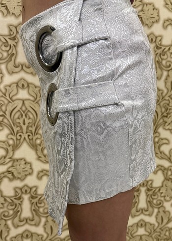 Kemerli Gri Yılan Derisi Mini Etek - Görsel 2