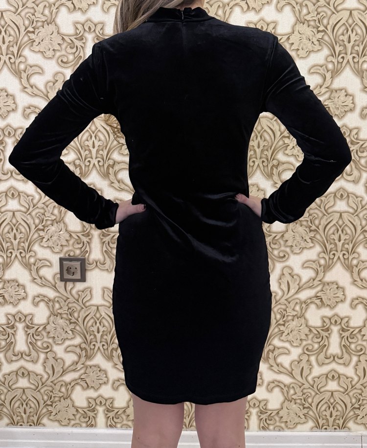 Siyah Taş İşlemeli V Yaka Uzun Kollu Elbise - Görsel 4