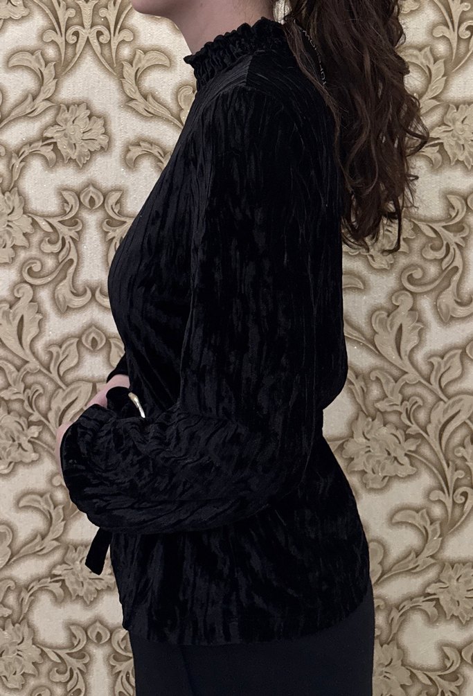 Kemerli Siyah Yüksek Yakalı Bluz - Görsel 2